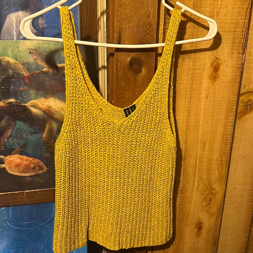 Women’s knitted tank top